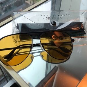 QUAY OLIVE DESI SARAHA SUNGLASSES